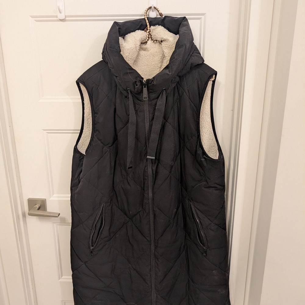 Koolaburra Black Quilted Vest with Cream Lining